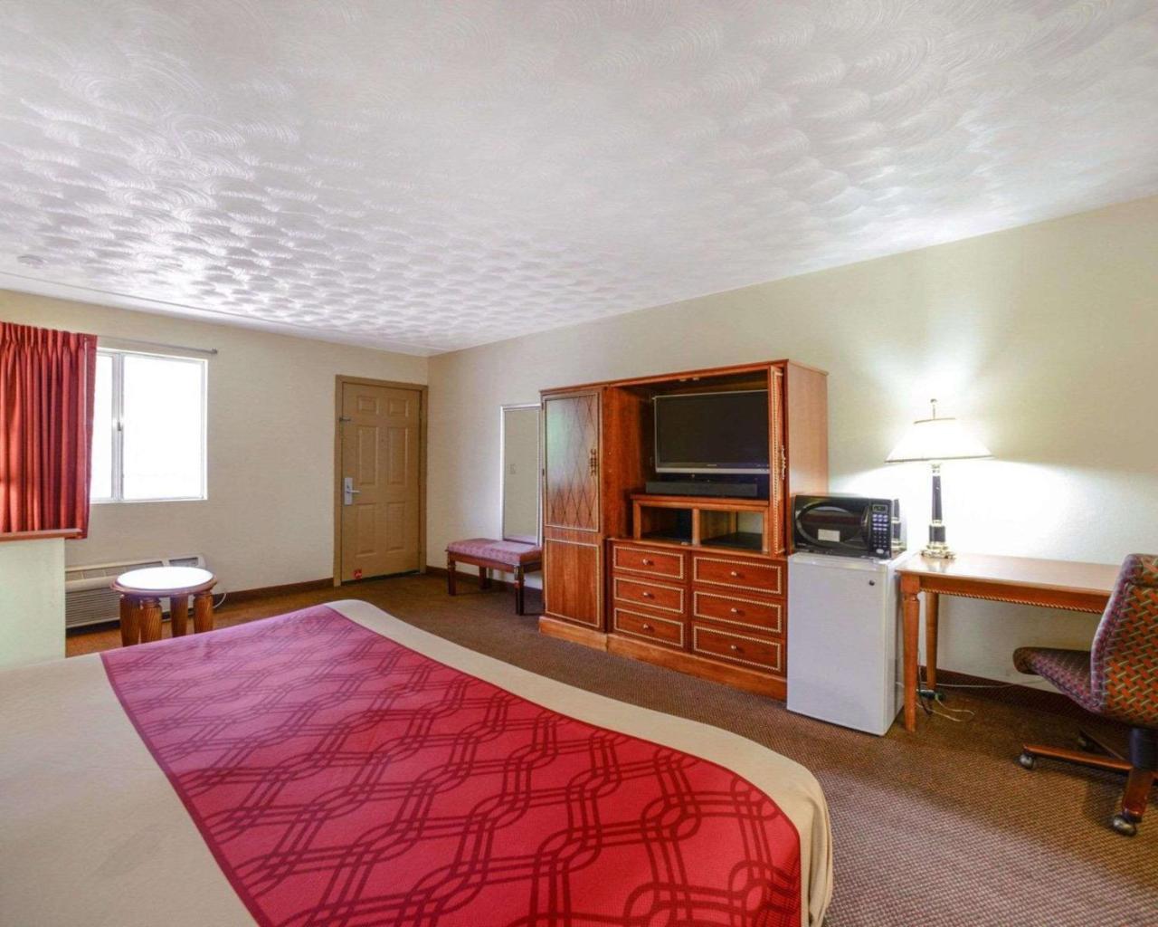 Econo Lodge Inn & Suites Carbondale Exterior foto